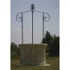 Puits de jardin -  diamètre 120 x 210 cm - Hauteur du corps en pierre : 78 cm - Diamètre intérieur 77 cm