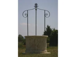 Puits de jardin -  diamètre 120 x 210 cm - Hauteur du corps en pierre : 78 cm - Diamètre intérieur 77 cm