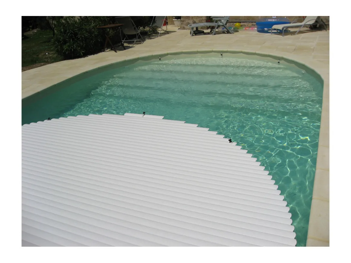 Volet roulant hors sol "Mouv & Roll " pour piscine Palma